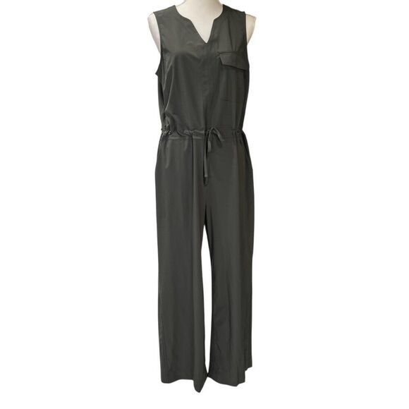 Athleta Lightweight Topanga Sleeveless Jumpsuit in Mountain Olive Size Medium - Picture 1 of 13